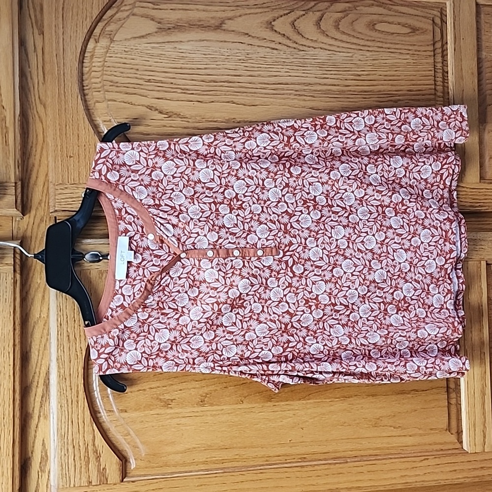 EUC Loft Sleeveless Tee